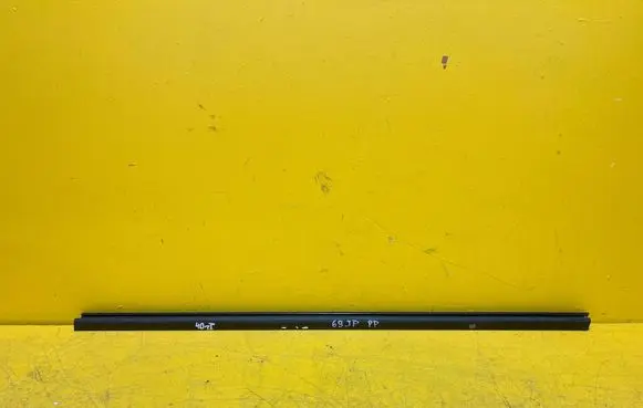 Ford Focus Rubber seal rear door window/glass 3M51R20570