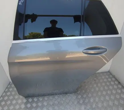 Mercedes-Benz C W205 Rear door