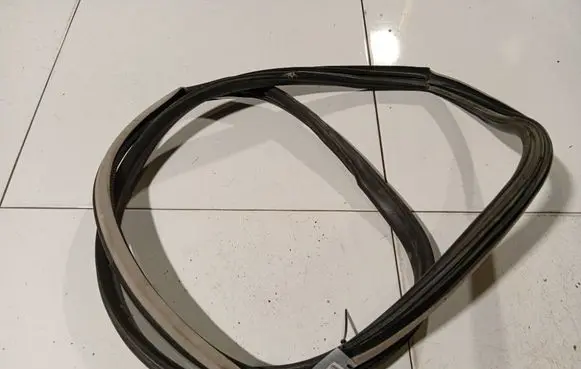 Opel Vectra C Rubber seal front coupe door 