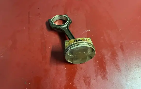 Chrysler Town u0026 Country V Piston with connecting rod