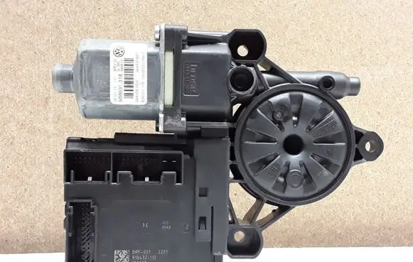 Volkswagen PASSAT B7 Front door window regulator motor 3C0959793C 3AA959701A
