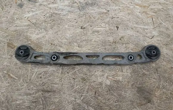 Citroen C-Zero Engine mount bracket