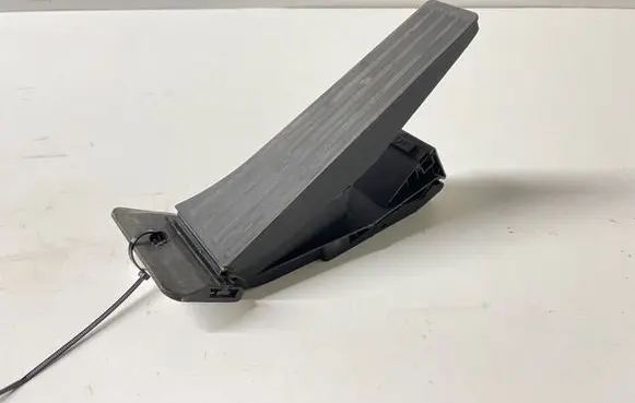 BMW 5 E60 E61 Accelerator throttle pedal 6788632 25916010