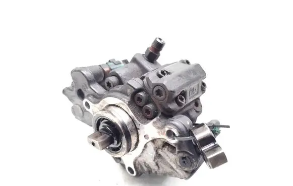 Ford Kuga I Fuel injection high pressure pump 9687959180 9424A050A