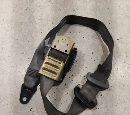 Peugeot 406 Front seatbelt N287000