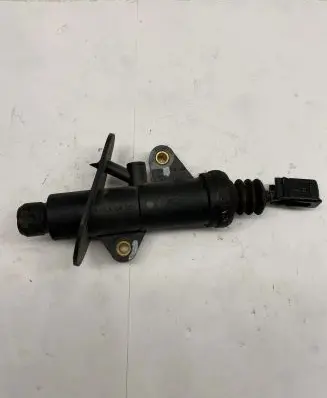 Clutch slave cylinder