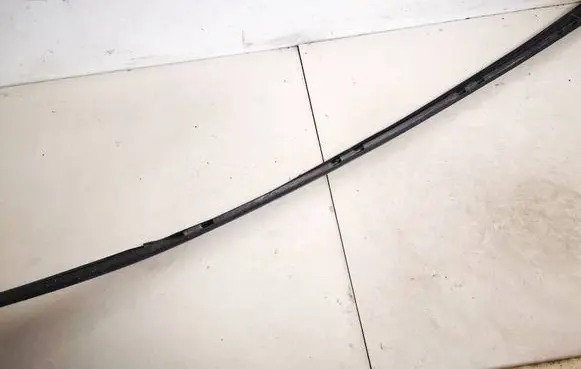 Opel Zafira A Windshield trim 76556MA
