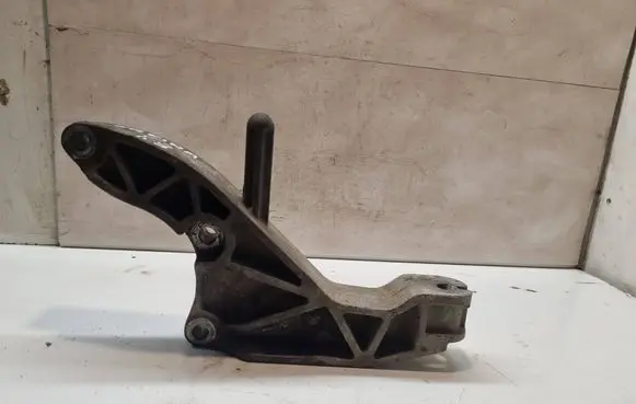 Opel Zafira B Engine mounting bracket 24459826