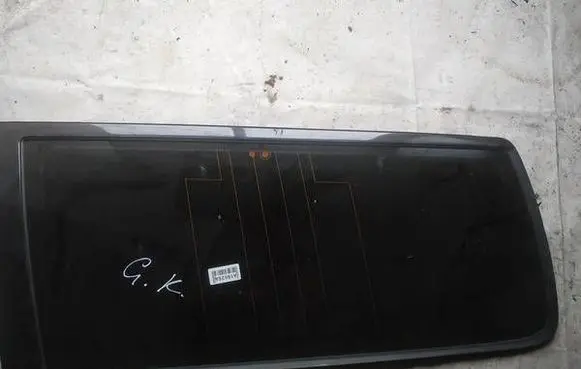 Volvo V70 Rear side window as2