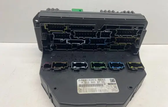 Mercedes-Benz E W212 Fuse module A2129009705 A2129028002 A2125451201