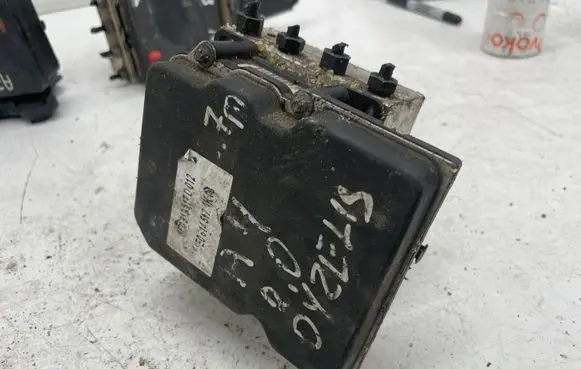 Audi A4 S4 B8 8K ABS Pump 8E0614517AK