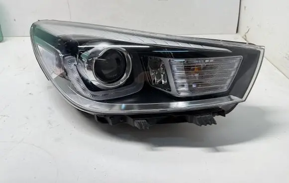 KIA Rio Headlight/headlamp 92102H8000