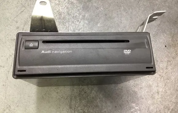 Audi A8 S8 D3 4E Navigation unit CD/DVD player 4E0919977