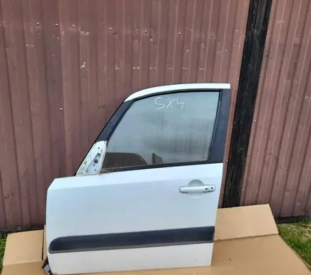 Suzuki SX4 Front door 114141