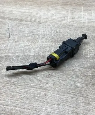 Saab 9-5 Brake pedal sensor switch 90243815 90244648 90307473