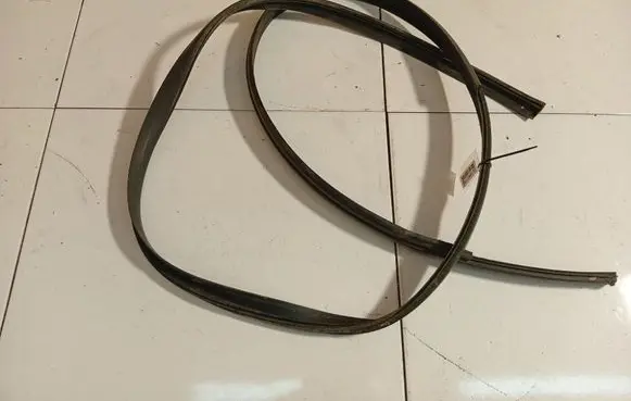 Fiat Doblo Front door glass trim molding 
