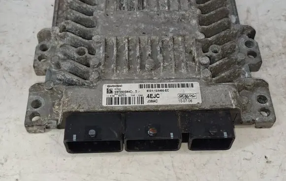 Ford Fiesta Engine control unit/module 8V2112A650EC 5WS40584CT