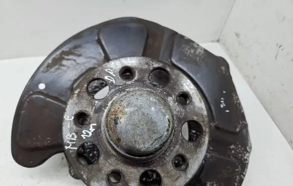 Mercedes-Benz E W212 Front wheel hub A2124201244