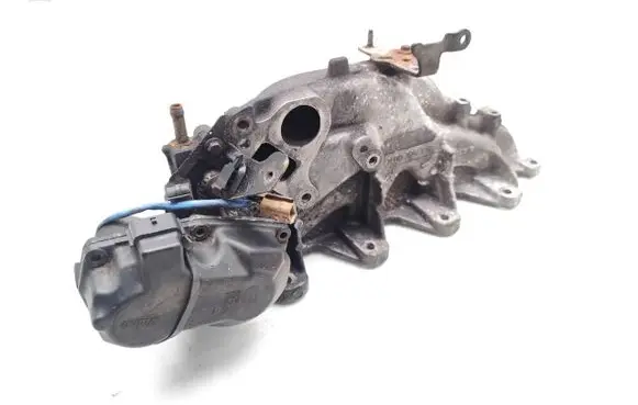 Opel Vivaro Intake manifold 140032531R