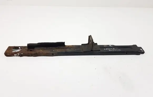 KIA Sorento Radiator mount bracket