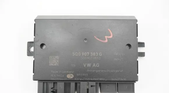 Volkswagen PASSAT B8 Tow bar trailer control unit/module 5Q0907383G