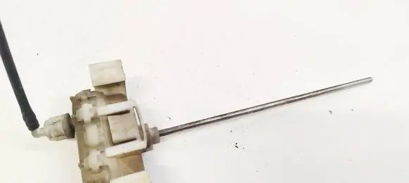 Audi A4 S4 B5 8D Central locking vacuum pump 8D0862153