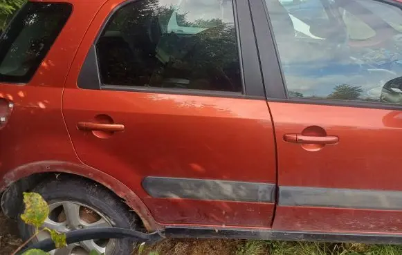 Suzuki SX4 Rear door