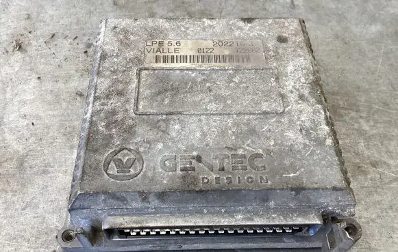 Volvo V70 Fuel injection pump control unit/module 2022103 725682 0122
