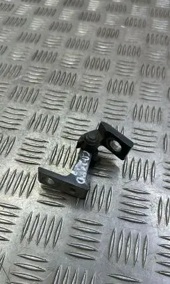 Volkswagen PASSAT B8 Front door upper hinge 8X0831404E