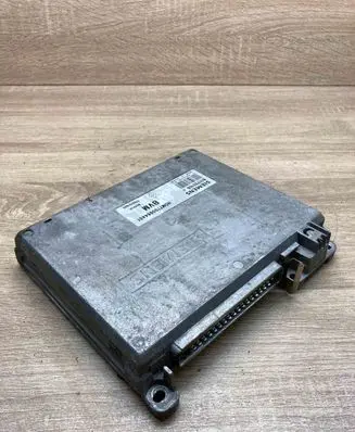 Renault Megane I Engine control unit/module ECU HOM7700864451 S111730108C