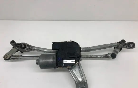 Volvo XC90 Front wiper linkage and motor 3397021715