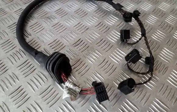 BMW 5 F10 F11 Fuel injector wires 7823651 7360616