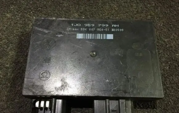 Volkswagen PASSAT B5.5 Comfort/convenience module 1j0959799ah 5dk007954-51