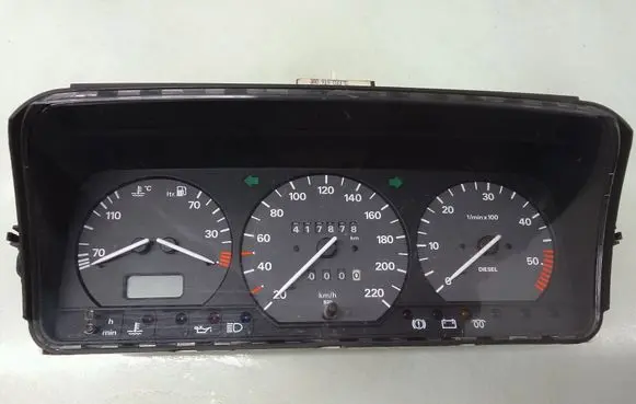 Volkswagen PASSAT B4 Speedometer (instrument cluster) 3A0919059B
