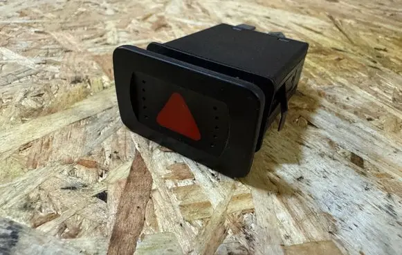 Volkswagen Golf IV Hazard light switch 1J0953235C