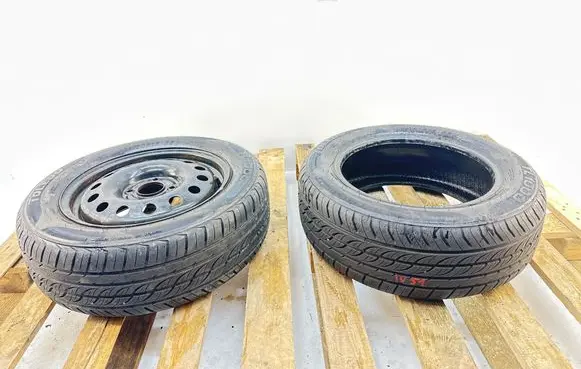 Volkswagen Golf V R15 summer tire 