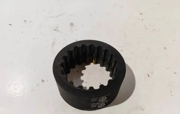 Volkswagen Touareg I A/C flexible coupling/sleeve 070903327C