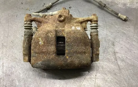 Volkswagen PASSAT B8 Front brake caliper 6799D