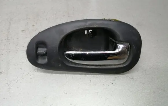 Chrysler 300M Rear door interior handle