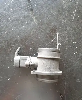 Volkswagen Touran I Mass air flow meter 038906461B 0281002531