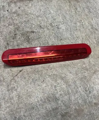 KIA Sportage Third/center stoplight