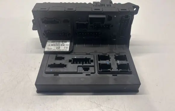 Mercedes-Benz E W211 SAM control unit 2115453901