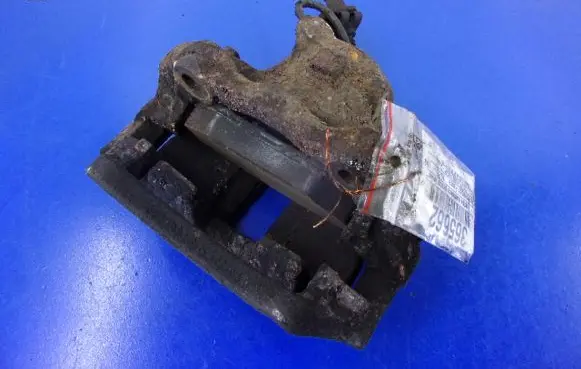 Volkswagen PASSAT B3 Front brake caliper