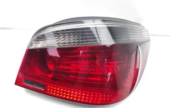 BMW 5 E39 Rear/tail lights 6910768 2VP008679
