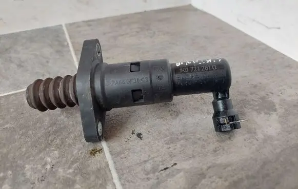 Skoda Octavia Mk2 (1Z) Clutch slave cylinder 1K0721261Q