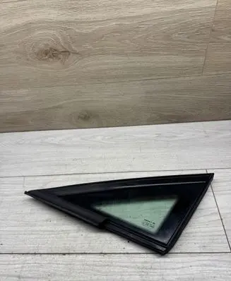 Seat Ibiza IV (6J,6P) Front triangle window/glass 6J0845411