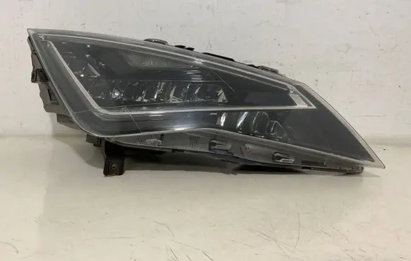 Seat Leon (5F) Headlight/headlamp 5F1941008D