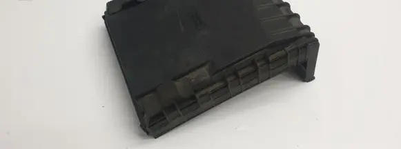 Volkswagen PASSAT B6 Fuse box cover 1K0937132F
