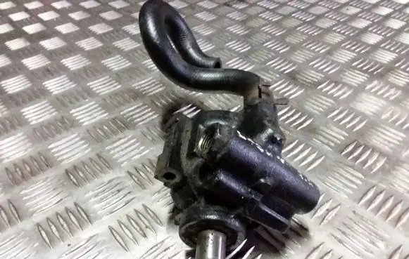 Renault Laguna I Power steering pump 7700823738 7700823738C 7700826569