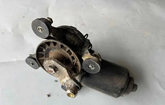 Mitsubishi Pajero Wiper motor MB623287 8491006120